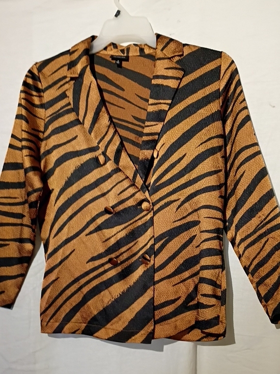 Who What Wear Jackets & Blazers - Who What Wear Animal Print Tiger-Stripe Oversized Double Breasted Blazer, Sz 6